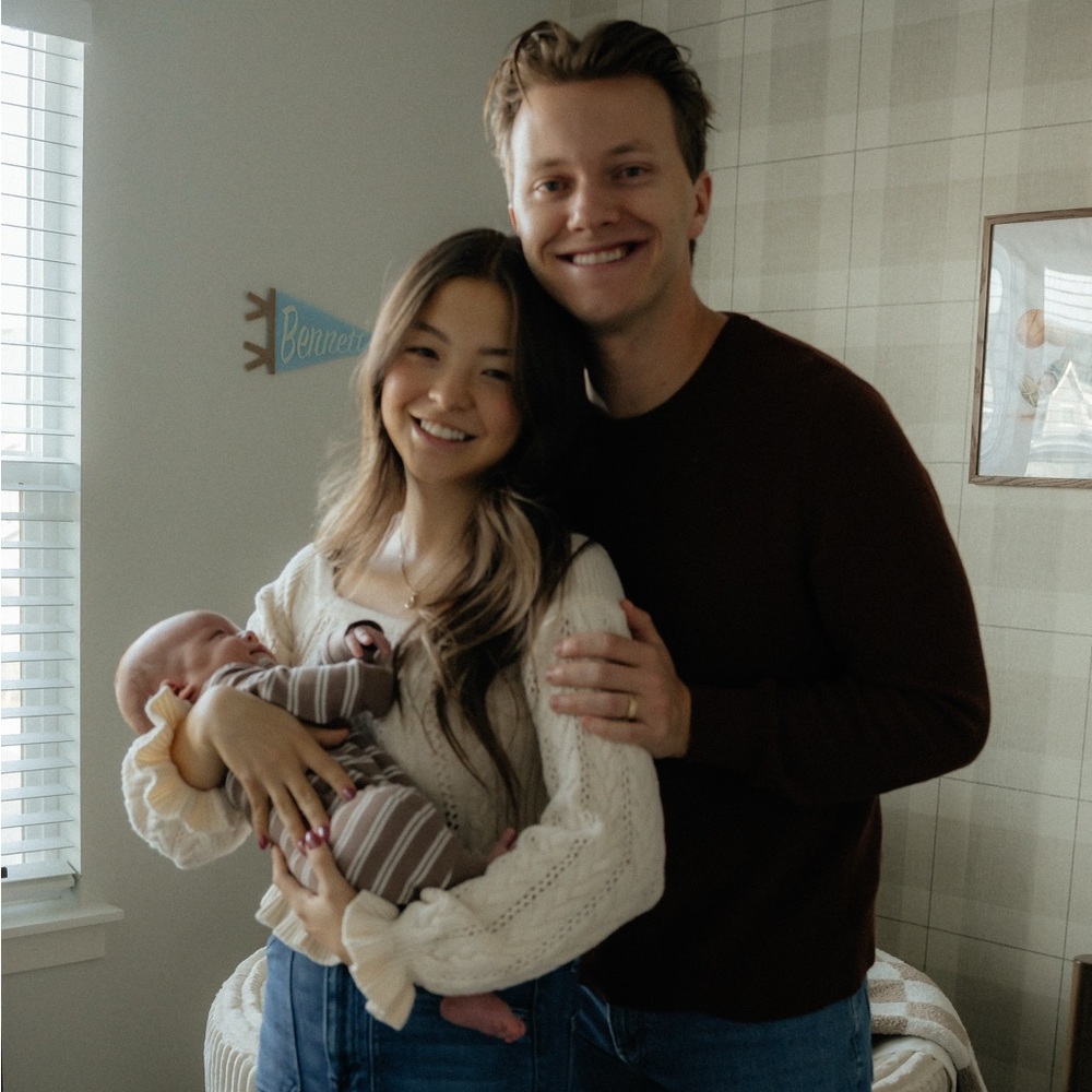 ABOUT THE SELLER💗